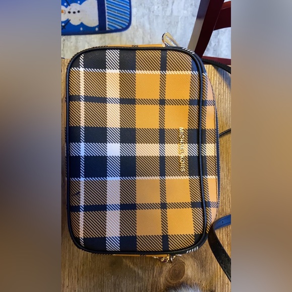 Michael Kors Yellow Purse - Picture 1 of 2